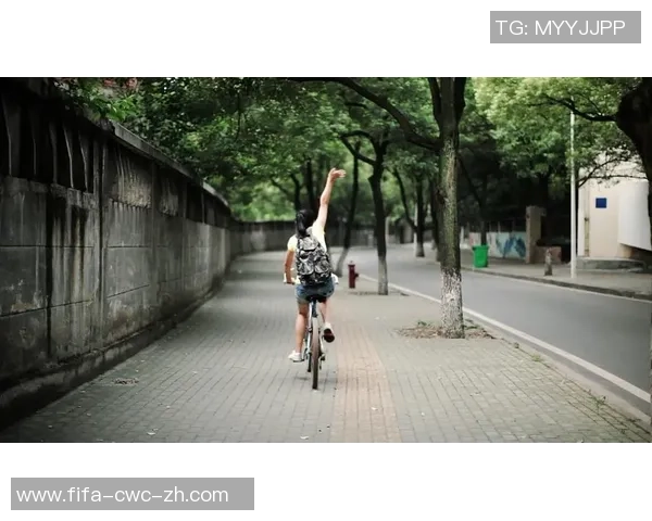 足球宝贝林柯彤的魅力与坚持揭秘她在球场外的精彩人生与梦想追逐 足球宝贝林柯彤的魅力与坚持揭秘她在球场外的精彩人生与梦想追逐